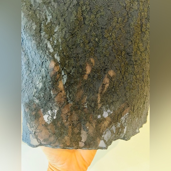 Aritzia | Wilfred | Black Lace Long Sleeve Crewneck Top - Picture 7 of 7